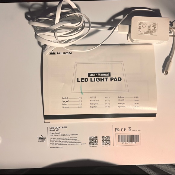 HUION LB4 Light Box Wireless Battery Powered Ultra-Thin - Picture 2 of 4